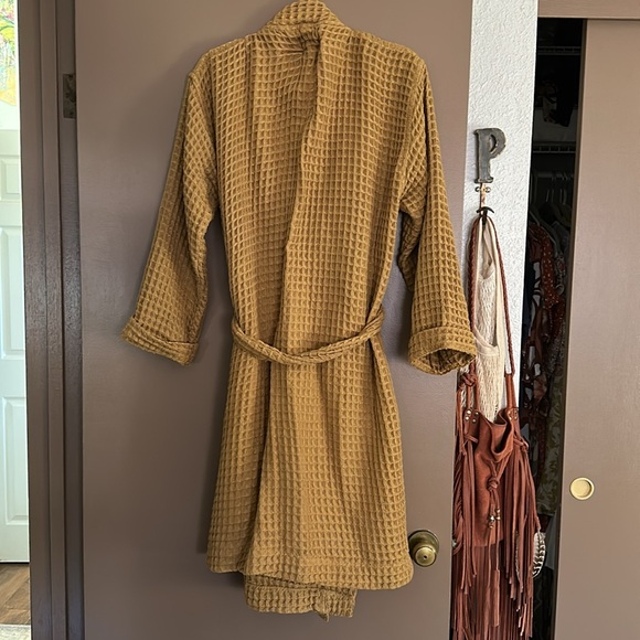 Mustard Waffle Knit Robe - Picture 6 of 9